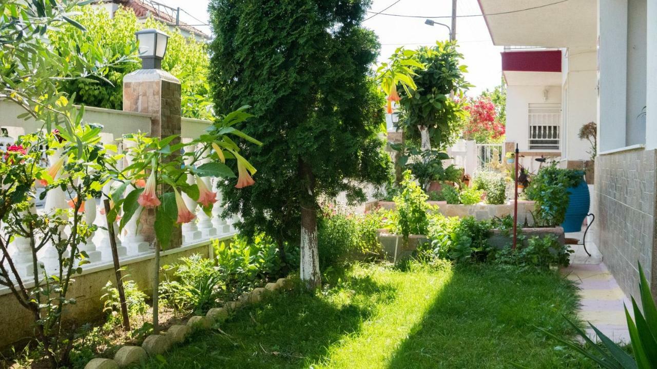 Niki Apartments Paralia Dionysiou Bagian luar foto